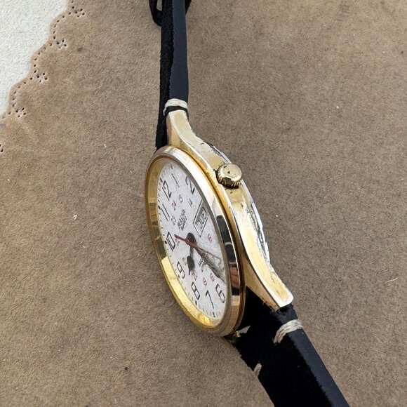 Vintage BulovaP9 Railroad Approved Quartz Watch Day and Date - Picture 5 of 8